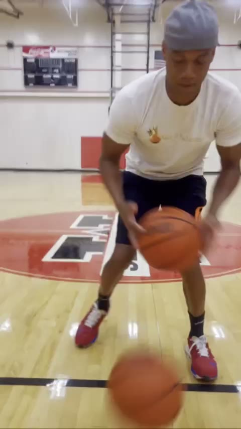 Two ball dribbling work inside a StringTeam session